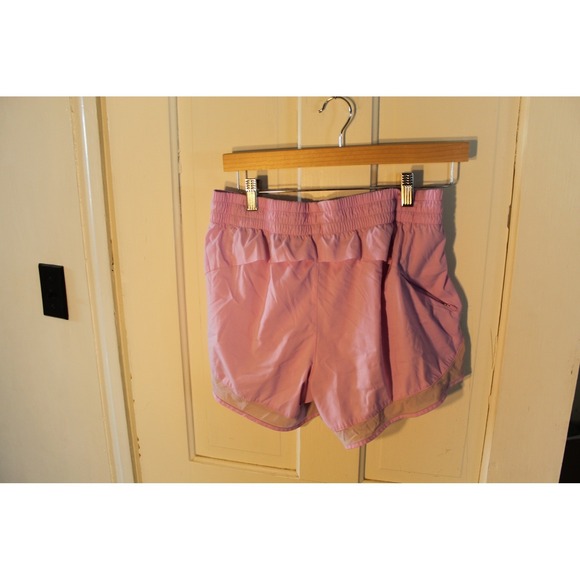Athleta Pink Mesh Racer Run Short 4 Inch Womens Size M Athletic Training Gym - Picture 3 of 4